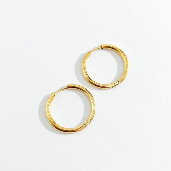 MM Lafleur Small Claressa Gold Earrings - Picture 8 of 8